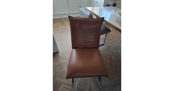 3 leren eetkamerstoelen 