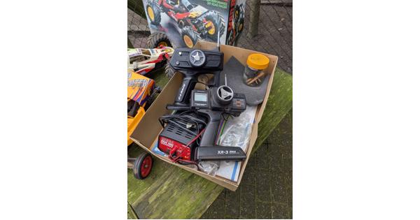 2 radio grafische autos