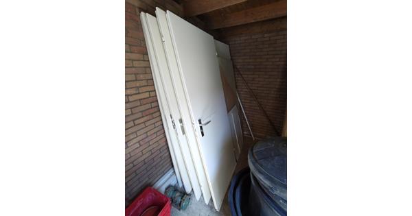 Opdekdeuren 78 x 201,5 cm en 83 x 201,5 cm