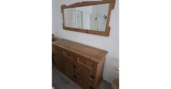 Mooie dressoir met spiegel