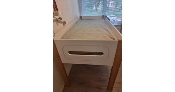 Halfhoogslaper met lattenbodem en matras