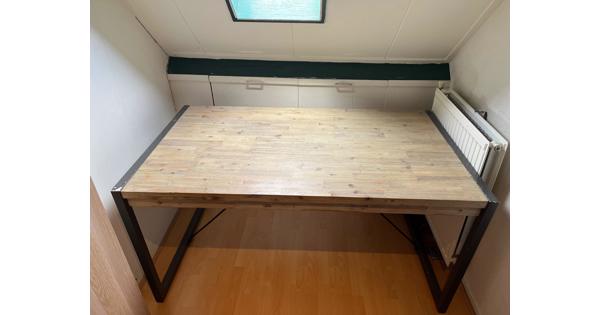 Eettafel acacia hout