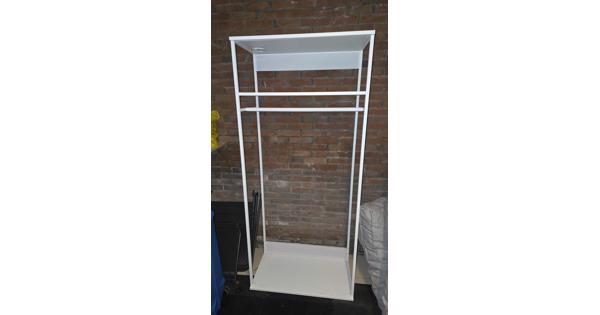 Witte open garderobe kast