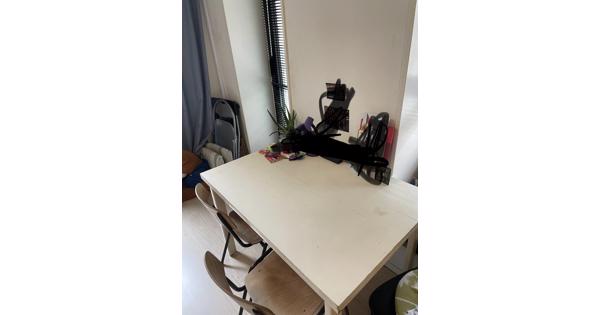 Uitschuifbare eettafel met stoelen