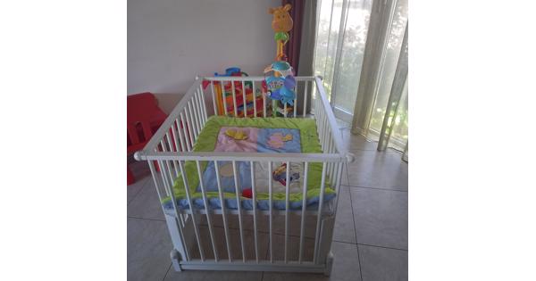 Box met kleed en muziekmobiel