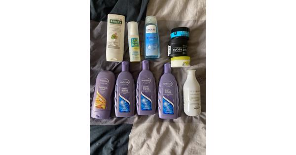Verzorgingsmiddelen o.a. shampoo en wax (niet gebruikt)