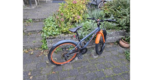 Kinderfiets 24" (lekke achterband) 