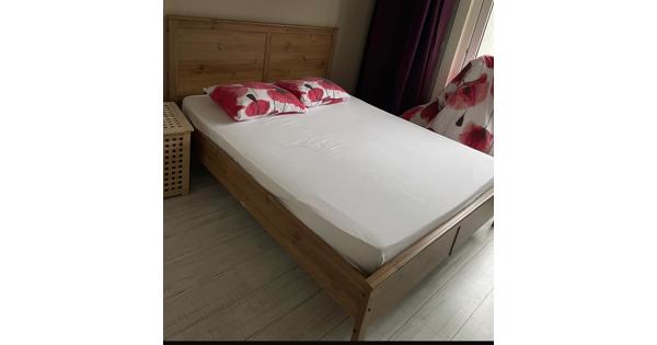 Tweepersoons bed incl vrij nieuw matras 200-160