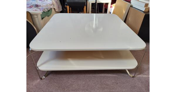 Vierkante IKEA salontafel