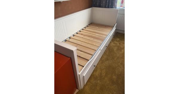 Hemnes bedbank
