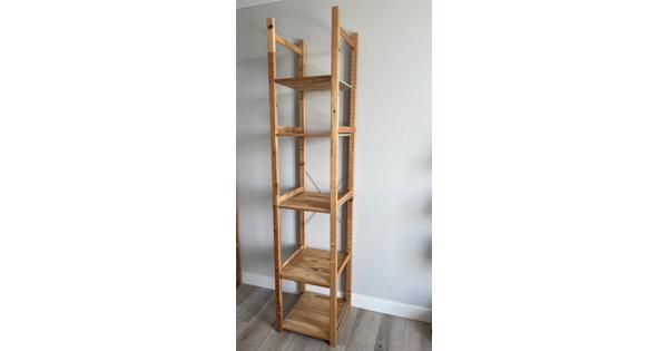 Hoge houten stellingkast IKEA