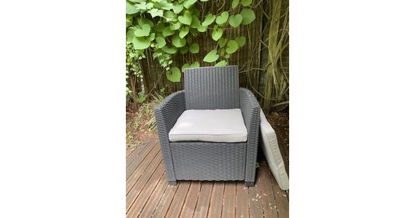 2 tuinstoelen