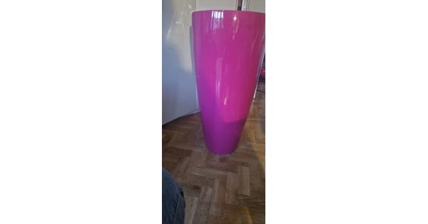 Grote roze plantenbak