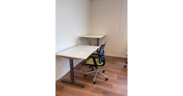 2x Zit/Sta bureau