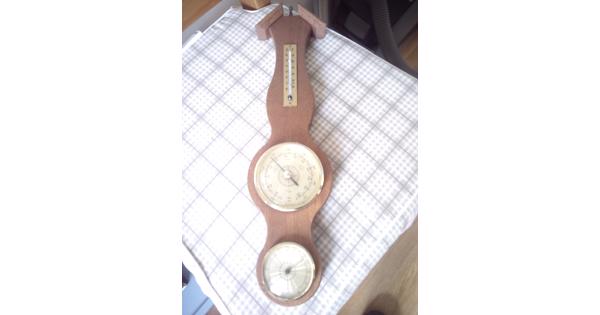 houten barometer met drie aflezingen