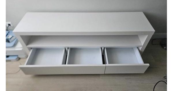 Wit IKEA tv meubel
