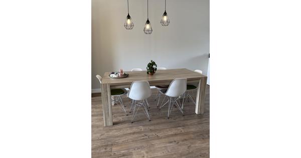 Gratis af te halen eettafel