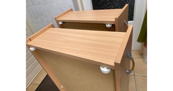 2 bedlades op wieltjes