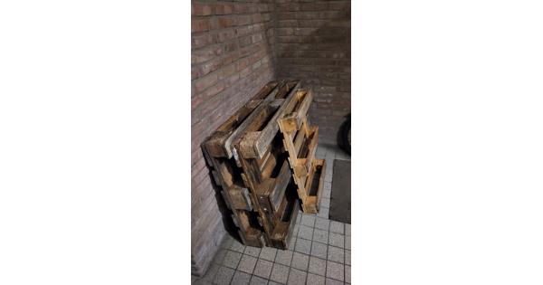 Pallets 2 'groot' en 1 'klein'