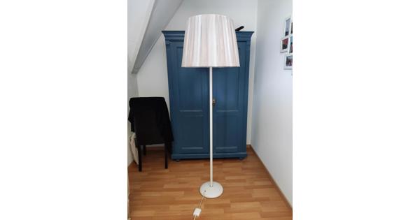 Witte gispen schemerlamp 