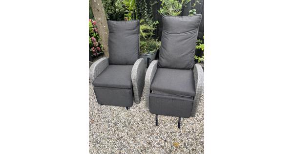 2 tuinstoelen