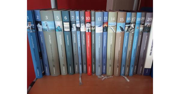 Serie van twintig boeken van Nederlandse schrijvers, uitgegeven door de Volkskrant