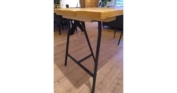 Zelfbouw steigerhouten tafel/Ikea poten