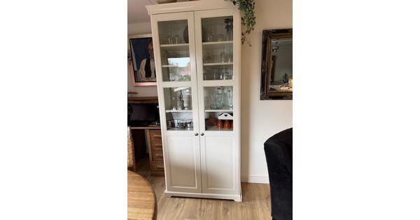 Moderne vitrine kast