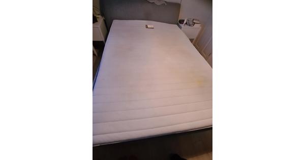 Gratis box spring topper