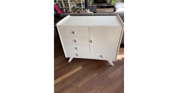 Commode, ook als kastje te gebruiken 