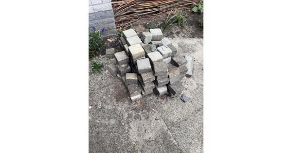 Betonklinkers ongeveer 90 stuks