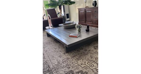 Stoere houten salontafel