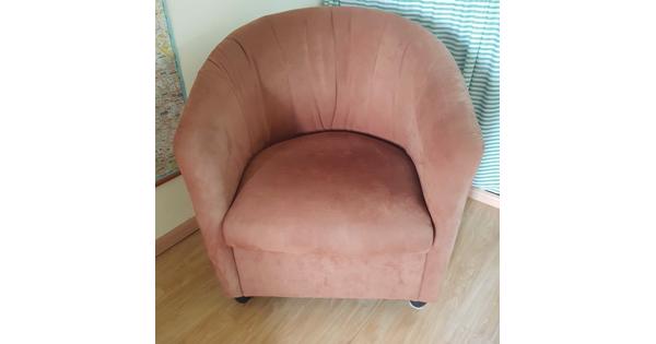 Cognac kleur fauteuil, in prima staat.