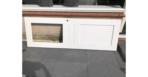 Hardhouten stompe deur