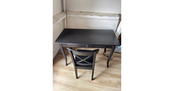Bureau en stoel zwart