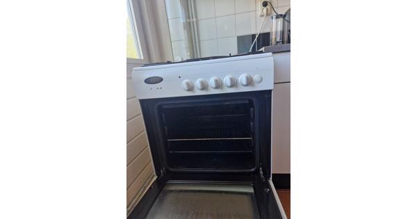 Gratis fornuis Bosch met oven - ophalen op 17, 18 of 19 juli.