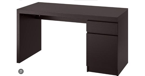 Bureau Ikea Malm zwart 140x65 cm kastje en lade