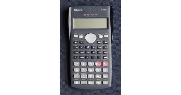 Wetenschappelijke rekenmachine Casio fx-82MS