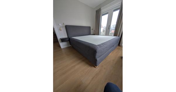 Ikea boxspring 180x200cm inclusief topper