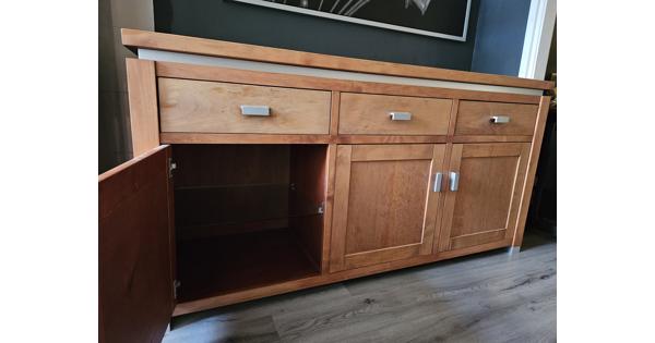 Gratis afhalen, Grote dressoir kast