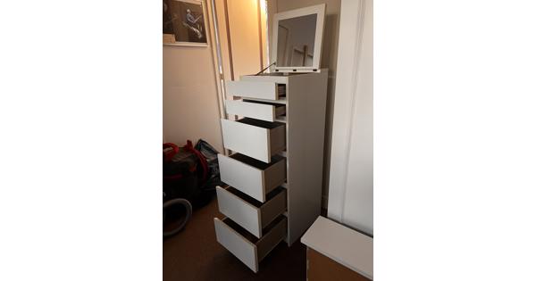 Ikea MALM smalle ladenkast met spiegel