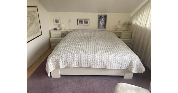 Twee persoons bed