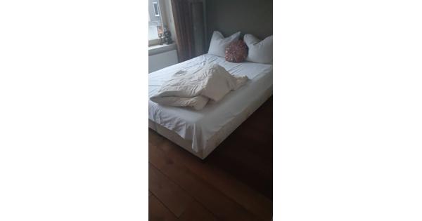 Treca onderstel incl 2 Treca matrassen. Afmeting 200x200