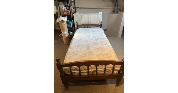 Afhalen eiken bed