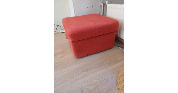 Rode vierkante poef met opbergruimte