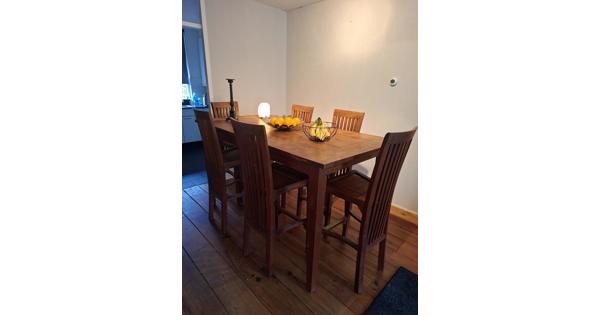 Hoge teakhouten eethoek 