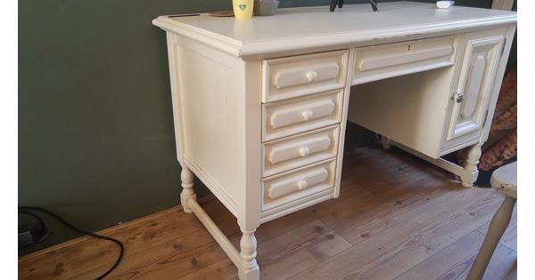Ouderwets houten bureau