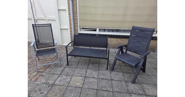 Set tuinstoelen en tuinbankje