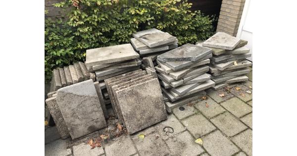 Diverse soorten tegels en kinderkopjes