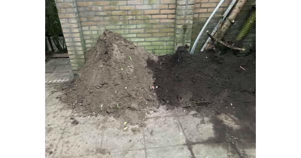 1-2m3 Tuingrond / Zand en zwarte grond